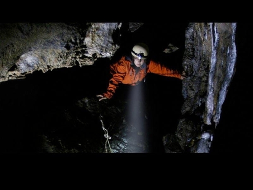 big_latarka-czolowa-led-lenser-h3-7493-w-gorach.jpg